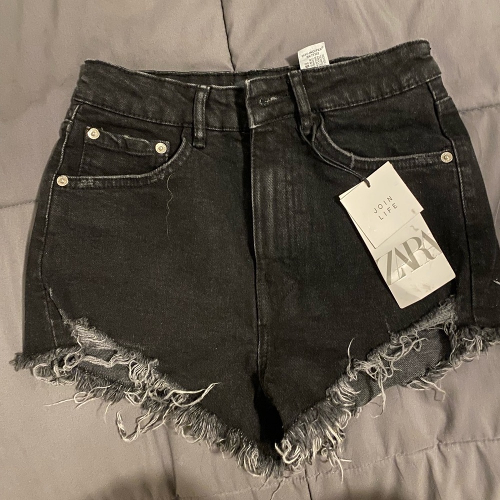 BLACK ZARA SHORTS!!!